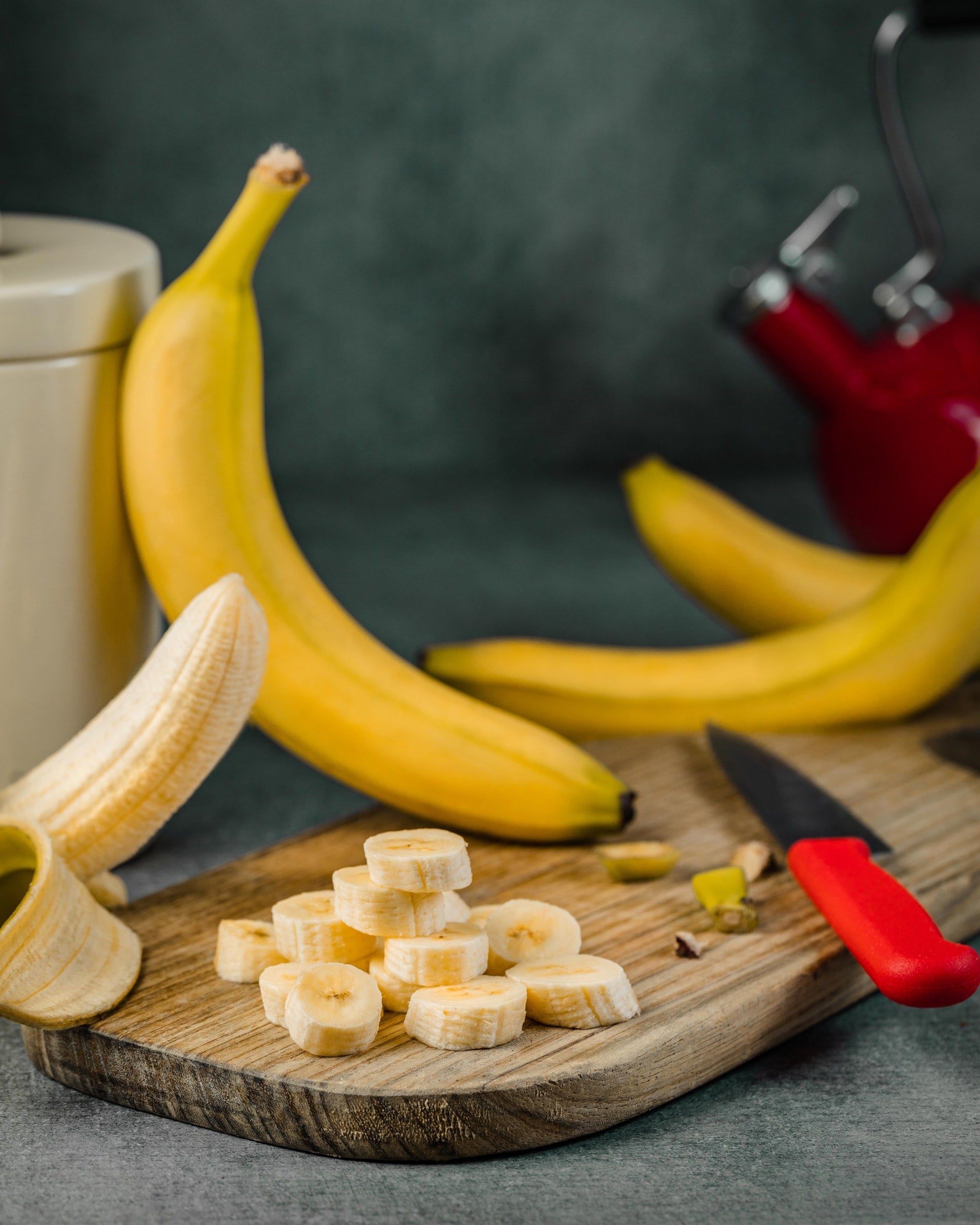 banana fruit sliced snack knife nutrition